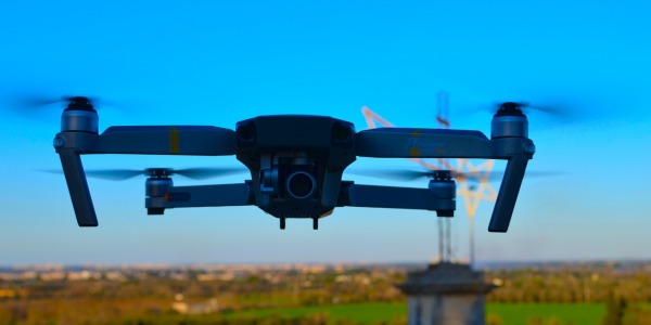 Jakie zastosowanie mają drony we współczesnym świecie?
