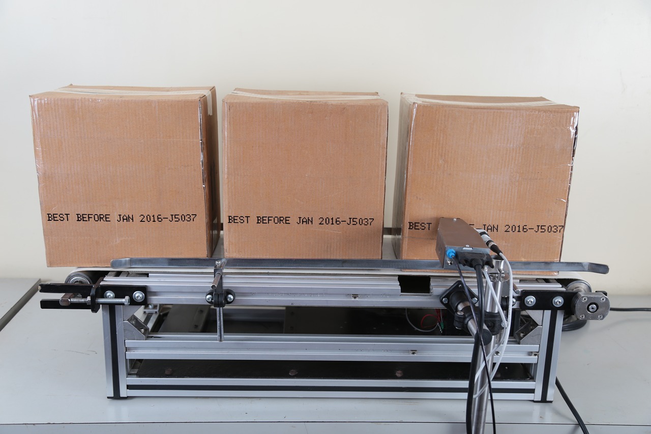 Zaklejarki kartonów – maszyny niezbędne w zakładach produkcyjnych