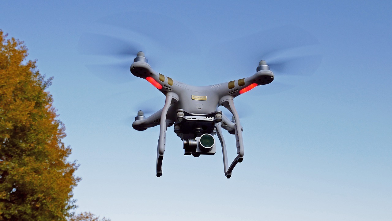 Na co zwrócić uwagę przy zakupie drona?