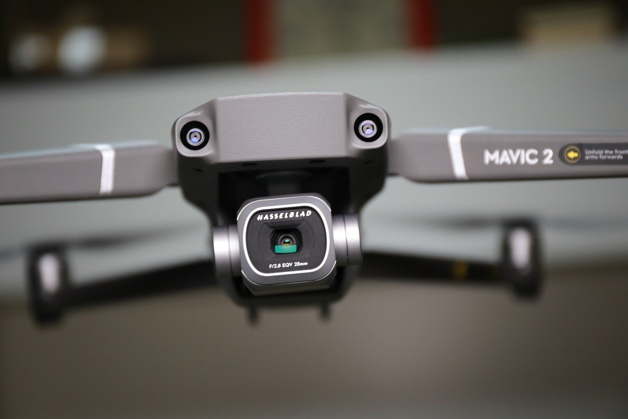 Jak filmować dronem?